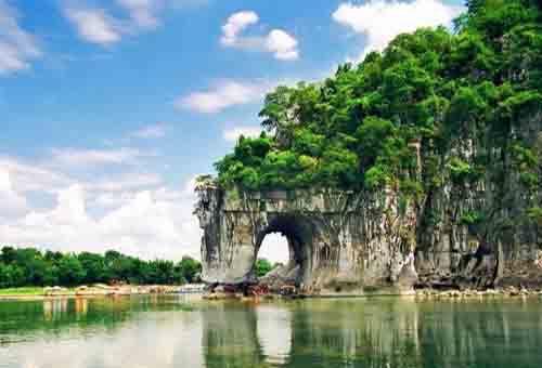 象鼻山